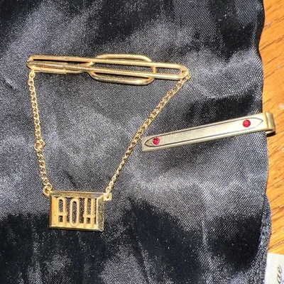 VINTAGE 2 Swank Gold Tone Initial Tie Clip with Chain. & One Bar w/ red stones. - Image 1 of 4