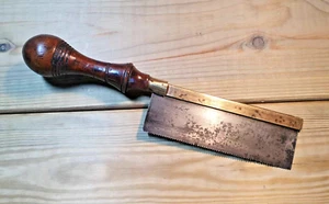 Vintage Small Dovetail Saw Old Hand Tools Woodworking Carpentry Carpenter Tool - Picture 1 of 6