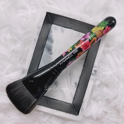 Mac Fruity Juicy Collection Limited Edtion 125SE powder blush contour brush - Image 1 of 4