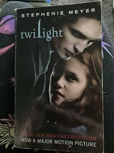 Twilight Saga : Twilight by Stephenie Meyer (2008, Mass Market, Movie... - Picture 1 of 3