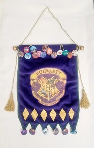 Harry Potter Hogwart Vintage 2000 Hallmark Display Banner 20 Pins HGP1 - Picture 1 of 13