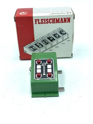 FLEISCHMANN 6922 Tastiera per 4 sganciavagoni serie a pulsanti New In Box - Immagine 1 di 2