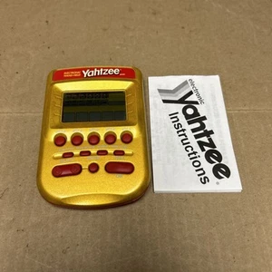 Vintage Yahtzee Electronic Handheld Game Gold & Red Hasbro 2002 TESTED WORKS - Imagen 1 de 14