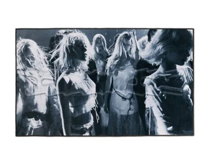 LE SSERAFIM photo Towel 2025 THE HOT HOUSE S/S POPUP STORE - Picture 1 of 4