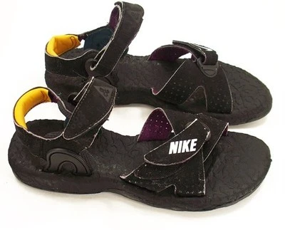 Nike Baby Deschutz Water Sandals Black/White  Boys Size 7 --Measure 6 5/8 inches - Image 1 of 3
