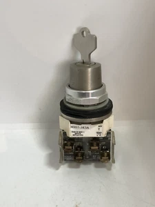 ALLEN BRADLEY 800T-J43A SELECTOR SWITCH 3 POS MAIN 1NO/1NC SERIES T KEY REM RIGH - Picture 1 of 4