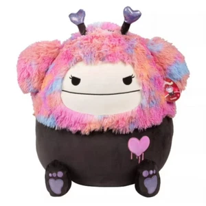 Squishmallows 8" FRUMPY the Bigfoot San Valentín 2025 Negro Con Corazón Rosa - Imagen 1 de 2