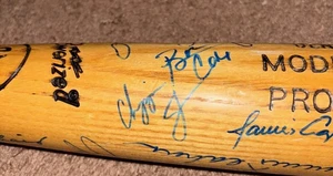 Atlanta Braves 1993 Team Signed Bat Chipper Jones Glavine Bobby Cox Plus - Picture 1 of 16