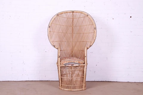 Iconic Bohemian Wicker Emanuelle Peacock Chair, 1970s Cover