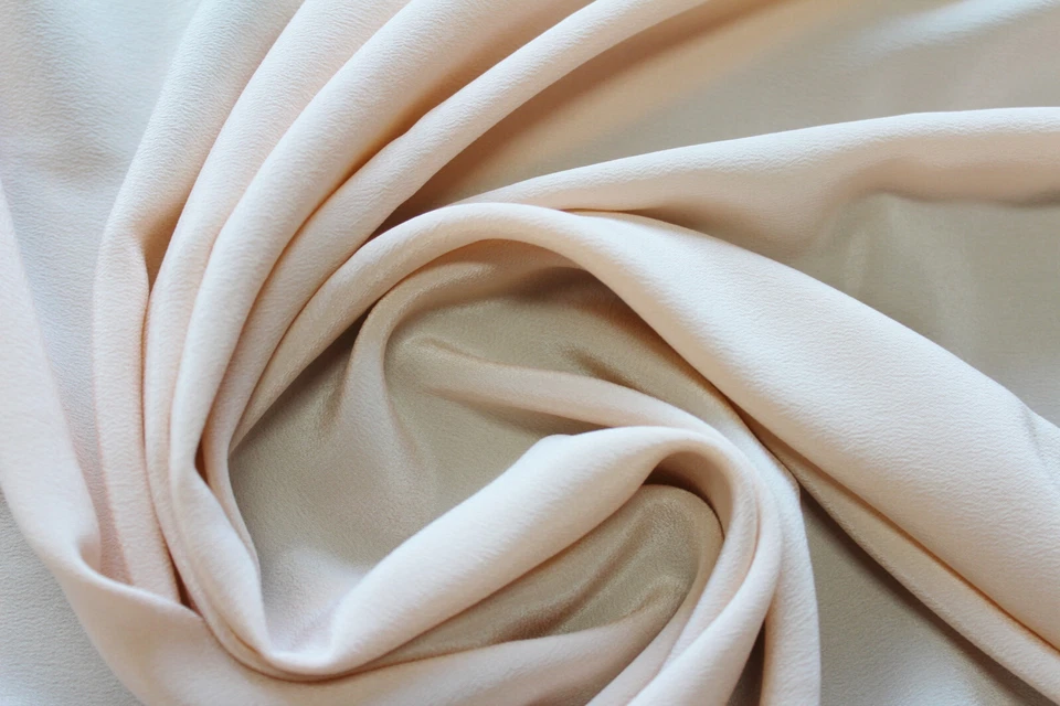 Seidenstoff 11,00€/m² reine Seide,Crepe de Chine skin zum Meterpreis G9 - Bild 1 von 1