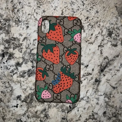 AUTÉNTICA FUNDA GUCCI EDICIÓN LIMITADA GG STRAWBERRY SUPREME IPHONE X XS Foto 1 de 3