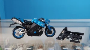 Transformers 2009 Revenge Of The Fallen Deluxe Class Chromia Complete - Picture 1 of 2