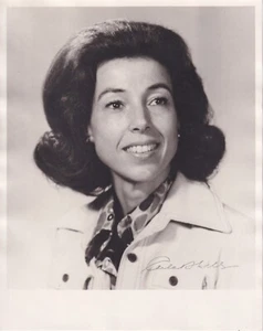 Carla A. Hills, US HUD Secretary in Ford Administration, signed 8X10 photo - Picture 1 of 1