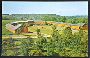 Circus Parade Blding Shelburne Museum Shelburne Vermont VT Postcard PC 1968 - Picture 1 of 1
