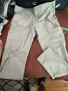 Athleta Womens Pants 16 Beige Wander Stash Skinny Pant Nylon Hiking Outdoor EUC! - Picture 1 of 4