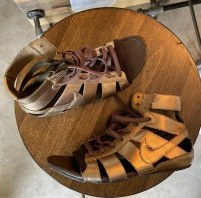 Sandalia de gladiador con cordones Nike 2009 para mujer, talla 7, dorada/marrón/bronce, rara Foto 1 de 4