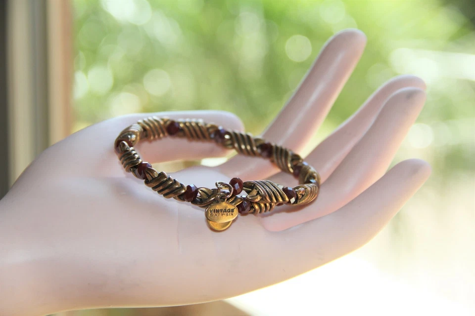 Pulsera Alex and Ani Vintage Sesenta y seis bobinas de cristal. Raro  Foto 1 de 4