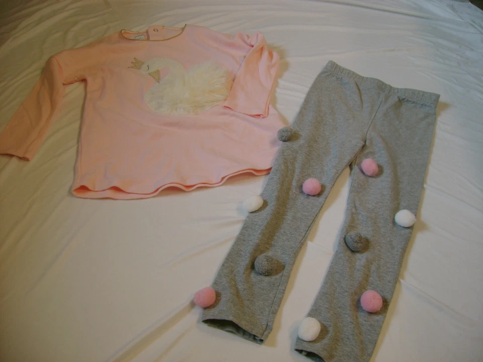 Juego de Leggings Mud Pie NIÑAS Cisne Talla 4T 4 ROSA Plumas PUFFS Blanco Gris Vacaciones Foto 1 de 4