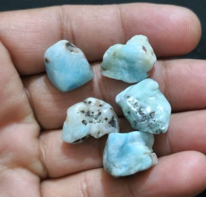 Lote de 5 piezas de piedras preciosas sueltas ásperas Larimar Raw raras definitivas tamaño 16-20 mm - Imagen 1 de 7
