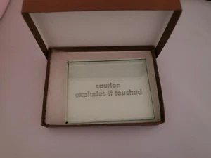 Glasblock Briefbeschwerer ~ geätztes Neuheit Design mit inspirierendem Zitat ~ Stil R - Bild 1 von 2