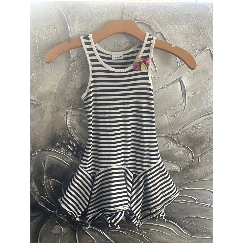 Vestido sin mangas a rayas blanco y negro Savannah para niñas con dobladillo con volantes talla 6 Foto 1 de 4
