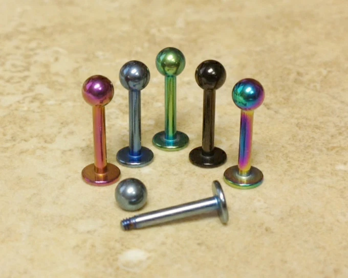 Labrets de bolas de acero anodizado de titanio 316L 6 piezas al por mayor joyería corporal Foto 1 de 1