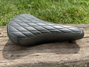 vintage old school Fuan BMX Saddle Criss Cross Pattern Mongoose - Picture 1 of 6