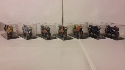 YAMAHA-Honda N 46 V.Rossi 7 MOTO 2001-2005 1/22 ITALERI NO Minischamps NEW - Immagine 1 di 4