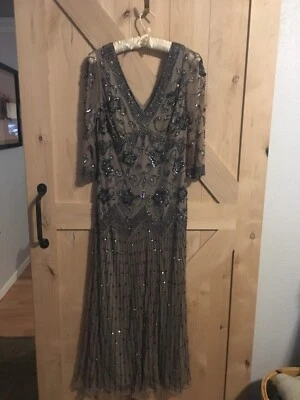 Pisarro Nights V Neck 3/4 Sleeve Long Beaded Gown - Imagem 1 de 4