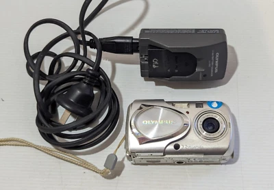 Olympus Mju 300 Digital Camera 3.2MP Silver  2x battery + Charger  - PARTS ONLY - Image 1 of 4