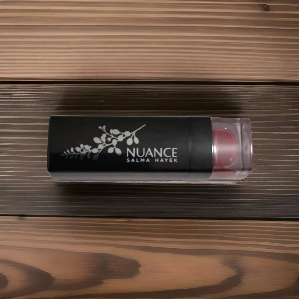 Batom 635 Blooming Red Nuance Salma Hayek True Color Moisture Rich  - Imagem 1 de 1