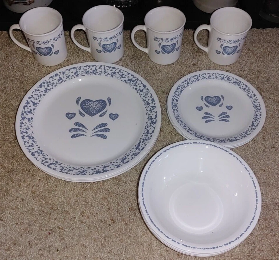 Винтажный трафарет Corelle Blue Hearts 16 предметов столовая посуда сервировка для 4 - Изображение 1 из 3