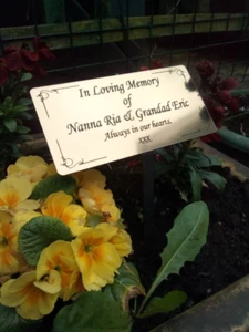 Engraved Memorial Stake Grave/Tree Marker Cremation with Personalised Plaque - Picture 1 of 2