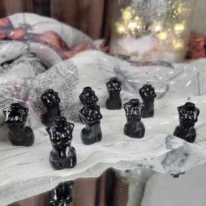 Mini Obsidian geschnitzte Göttin Kristall Stein Statue Tasche Göttin - Bild 1 von 10