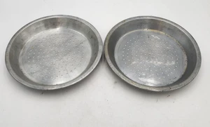 Sartenes para pasteles WEAR EVER con orificios de aire ventilados 9" aluminio redondo #915 difícil de encontrar de colección - Imagen 1 de 7