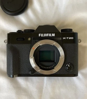 Cuerpo de cámara digital Fujifilm X-T20 sin espejo con accesorios Foto 1 de 4