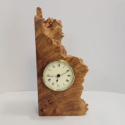 Reloj de madera Burl Live Edge Charles Elkan estilo final de libro reloj analógico con batería Foto 1 de 4