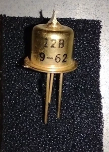 Vintage rare Western Electric 12B PNP Germ. Alloy Transistor/P-6 pkg/Gold plated - Picture 1 of 8