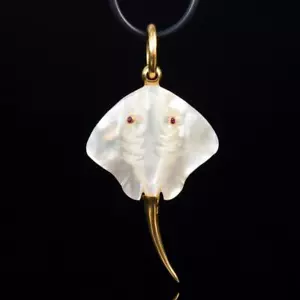 Stingray Pendant Mother-of-Pearl Ruby Eyes Gold Vermeil Sterling Silver 6.28 g - Picture 1 of 12