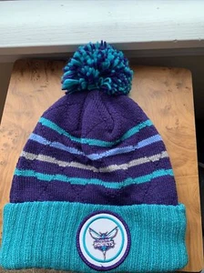 Sombrero de invierno Charlotte Hornets Mitchell And Ness - Imagen 1 de 2