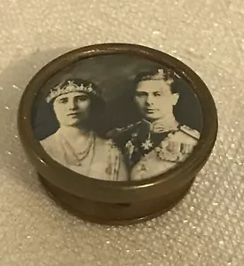 King George VI and Elizabeth button cover 1930's Vintage/Antique Royal Family - Picture 1 of 5