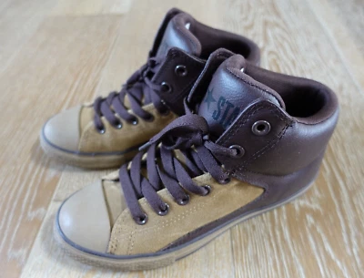 Camisetas altas Converse Junior de cuero para niños en marrón talla 5 usadas en excelente estado Foto 1 de 4