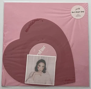 LAUFEY Valentine limited and numbered edition Heart-Shaped Red Vinyl 7" single - Bild 1 von 1