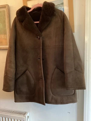 Vintage ladies sheepskin jacket by chilkwell   Of Glastonbury size 18 bust 40” - Image 1 of 4