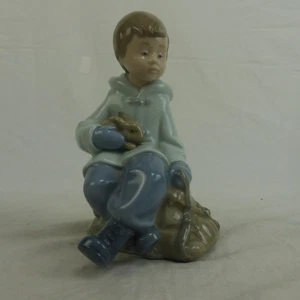 Llandro Nao Porzellan Junge mit Hase und Rucksack Made in Spain 7 Zoll - Bild 1 von 11
