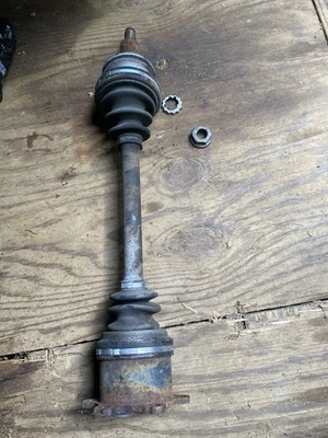 Medio eje trasero Toyota Supra MK3 1987-92 OEM usado  Foto 1 de 4