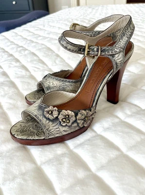 BOMBA NUEVA SIN CAJA $595 ULTRA RARA MARC JACOBS CORTE LÁSER CUERO GRIS CREMA TALLA 38 Foto 1 de 4