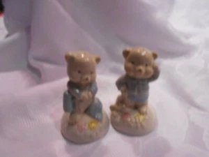 UNBRANDED- BEARS SALT AND PEPPER SHAKERS - Picture 1 of 2