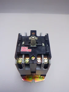 Square D 8501 XO 20 Control Relay - Picture 1 of 4