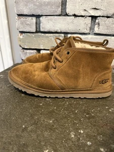 Botas Chukka UGG Neumel Para Hombre Talla 8 Marrón Castaño Gamuza Con Cordones Sin Caja - Imagen 1 de 5